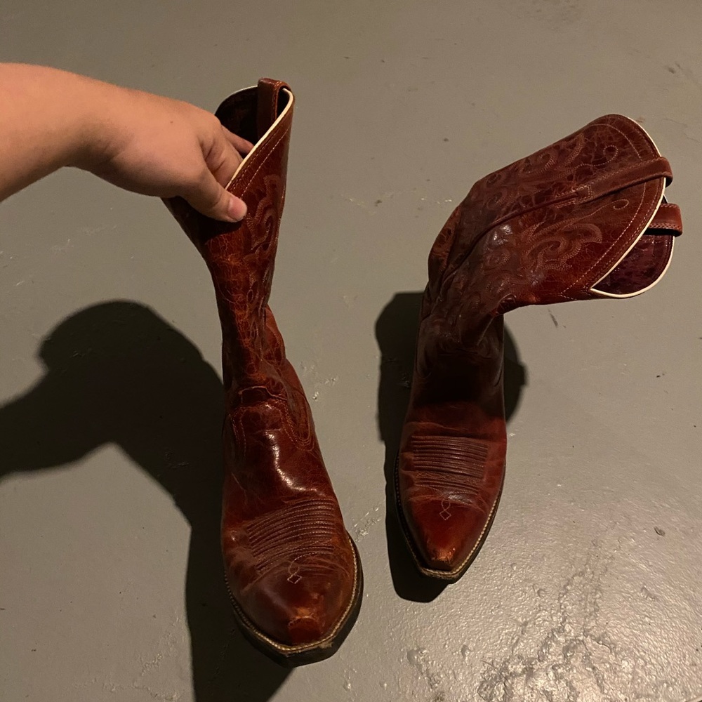 Red Ariat cowgirl boots